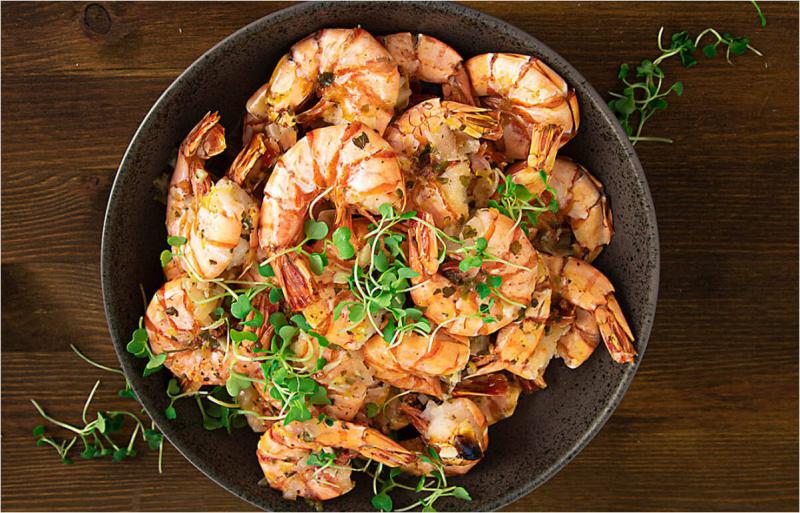 Shrimps on the grill  with Spanish lemon sauce